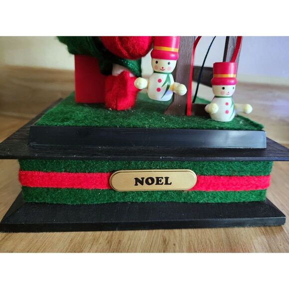 Vintage 1990 Christmas Songs Musical Workshop Elf With Lighted Candle See Pic - Picture 5 of 16